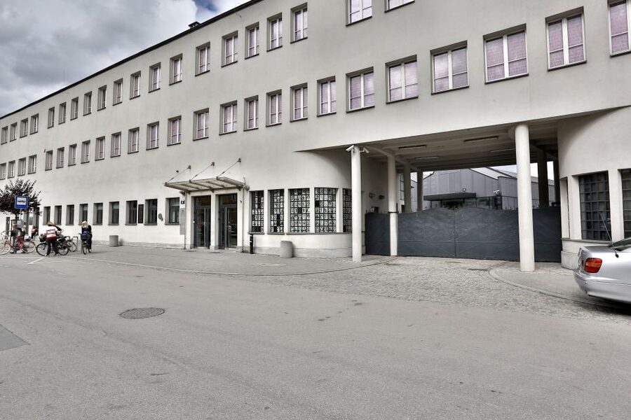 From Krakow: Auschwitz-Birkenau & Schindler's Factory Tour - Schindler’s Factory and the story of occupied Krakow