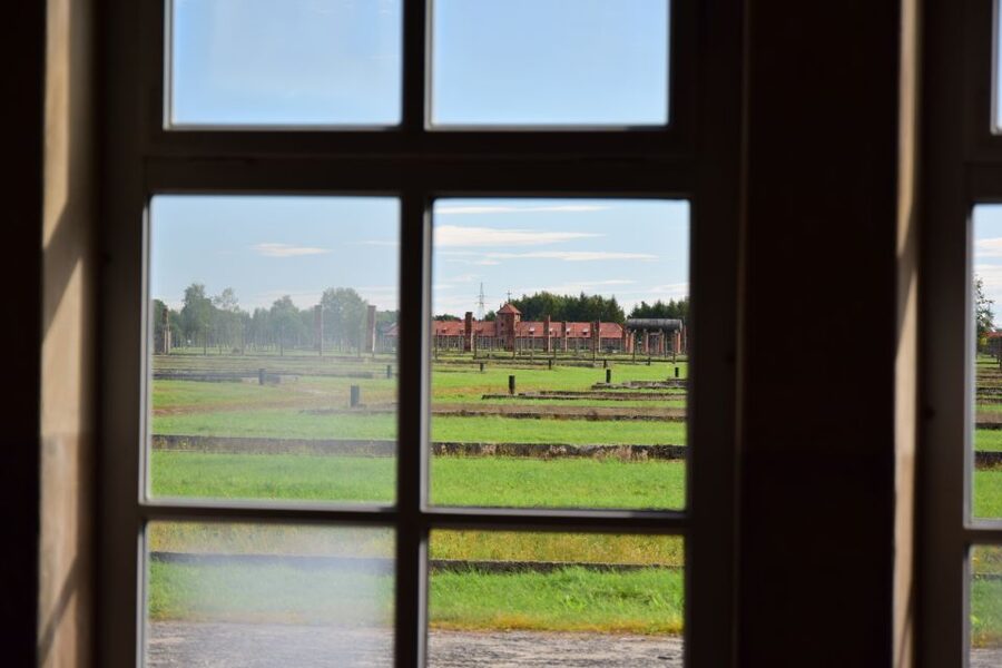 From Krakow: Auschwitz-Birkenau Tour with Transportation - Is two and a half hours enough?