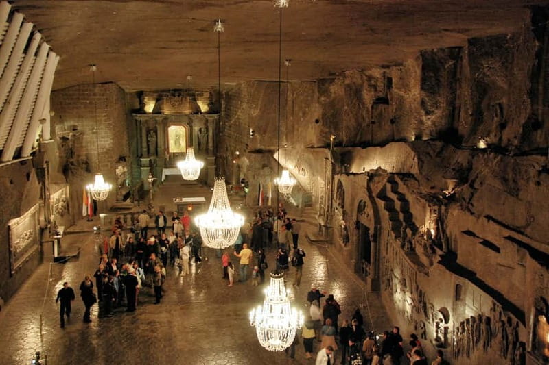From Krakow: Auschwitz Museum and Wieliczka Salt Mine Tour - The short break between the two camp sites