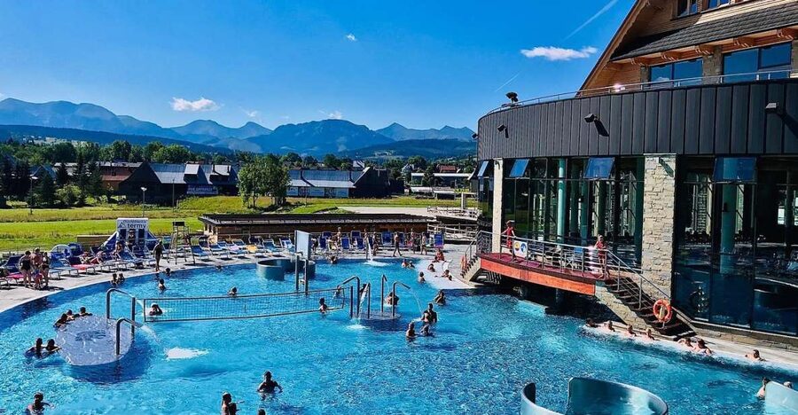 From Krakow: Chochołowskie Thermal Baths Ticket and Transfer - Pickup in Krakow and the 1.5-hour ride south