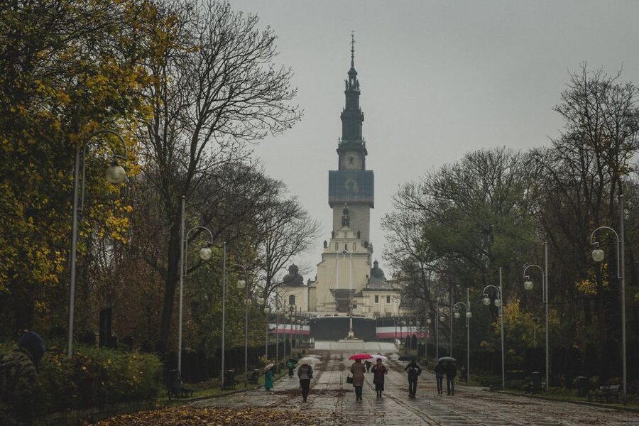 From Krakow: Częstochowa "Black Madonna" Day Tour - Booking details that matter