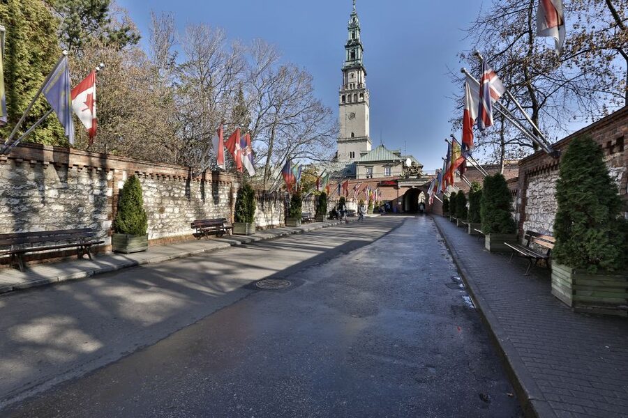 From Krakow: Czestochowa - The Black Madonna - The 600th-Anniversary Museum and Treasury