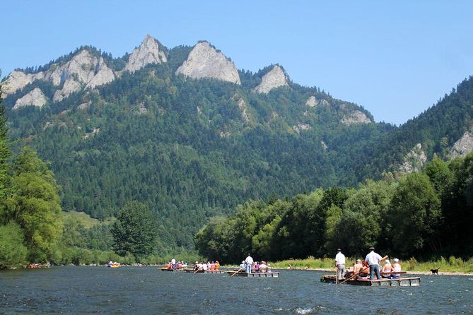 From Krakow: Dunajec River Rafting in Pieniny Mountains - Arriving at the Dunajec Gorge