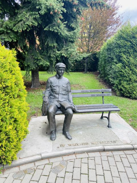 From Krakow: Full-Day Wadowice & Czestochowa Tour - The guide makes a big difference