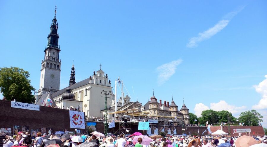 From Krakow: Full-Day Wadowice & Czestochowa Tour - The drive from Krakow to Wadowice