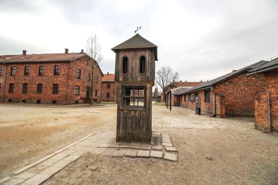 From Krakow: Guided Auschwitz-Birkenau Group Tour by Minivan - The short transfer to Birkenau