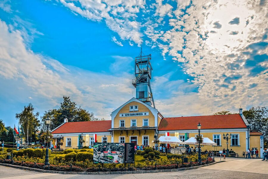 From Krakow: Half-Day Salt Mine and Schindler's Factory Tour - Understanding Schindler’s Factory
