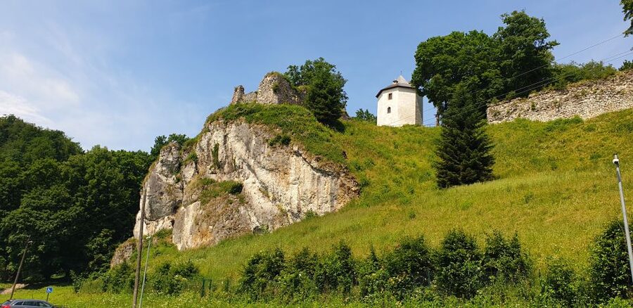 From Krakow: Ojców National Park & Ogrodzieniec Castle Tour - Weather, food, and simple preparation