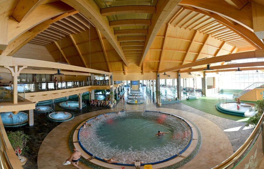 From Krakow: Slovakia Treetop Walk, Zakopane & Thermal Spa - The guide matters more than the script