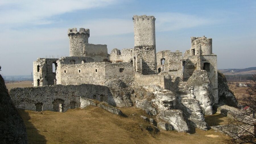 From Krakow: Trail of the Eagles’ Nests Day Tour - Walking, weather, and what to pack