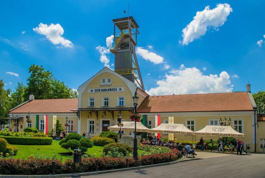 From Krakow: Wieliczka Salt Mine Tourist Route - The guide makes the difference