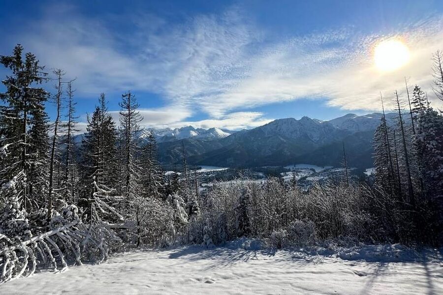 From Krakow: Zakopane Day Trip with Funicular & Food Tasting - From Krakow to the wooden homes of Chocholow