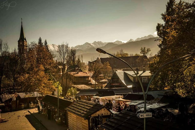 From Krakow: Zakopane + Thermal Baths - Chochołów’s wooden cottages in 15 minutes