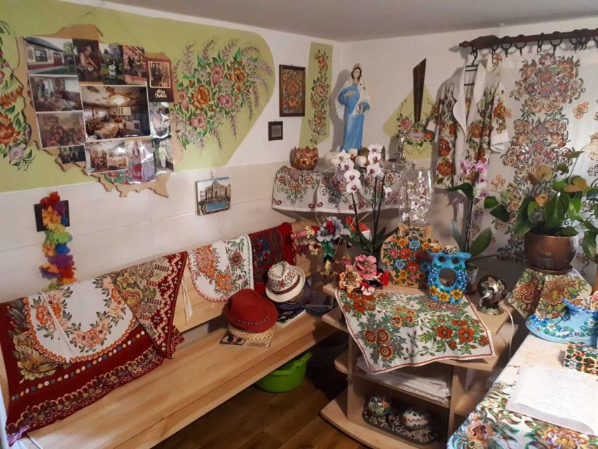 From Krakow: Zalipie Village Day-Tour - Painted houses, fences, and farm buildings