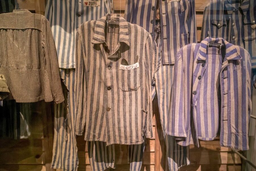 From Warsaw: Guided Tour to Auschwitz-Birkenau and Krakow - What to bring and how to prepare
