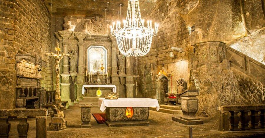 From Warsaw: Guided Tour to Wieliczka Salt Mine and Krakow - Why Wieliczka Salt Mine is worth the long day