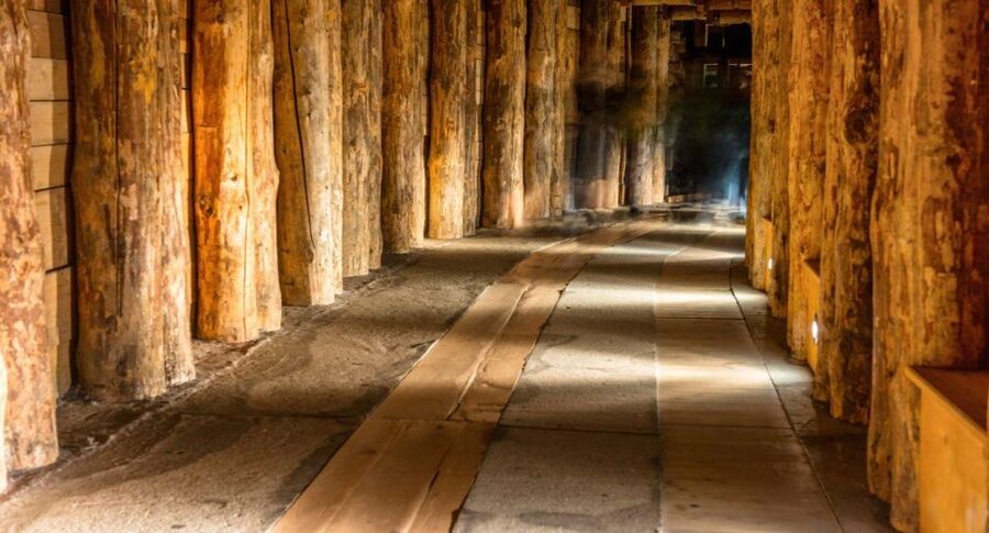 From Warsaw: Guided Tour to Wieliczka Salt Mine and Krakow - What the underground route feels like