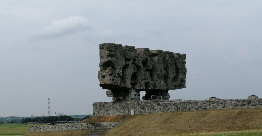 From Warsaw: Lublin and Majdanek State Museum Day Tour - Why pair Majdanek with Lublin?