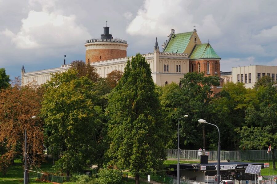 From Warsaw: Lublin and Majdanek State Museum Day Tour - Your one-hour break for lunch