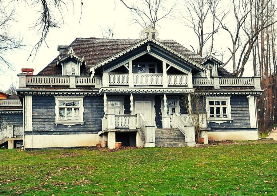 From Warsaw: Small-Group Tour to Bialowieza National Park - Białowieża Towarowa and the Tsar’s railway restaurant