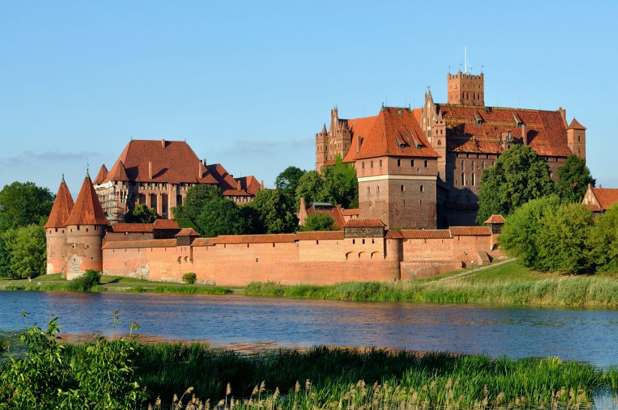 From Warsaw: Tour to Malbork Castle and Gdansk or Sopot - Why Malbork is worth the long ride
