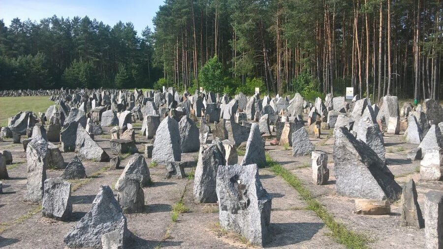 From Warsaw: Treblinka Extermination Camp Private Tour - What a private guide adds to a difficult visit