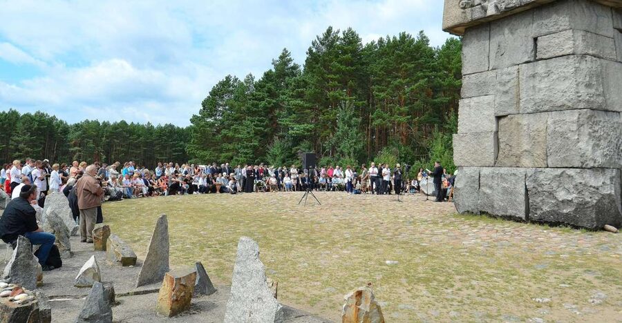 From Warsaw: Treblinka Extermination Camp Private Tour - Who should choose this Treblinka tour?