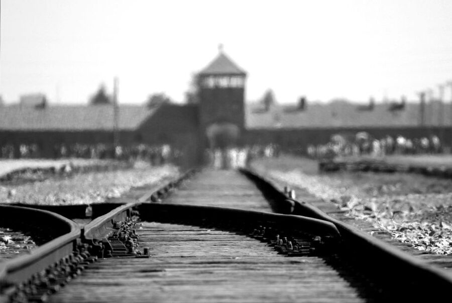 From Wrocław: Full-Day Auschwitz-Birkenau Guided Tour - The long road from Wrocław