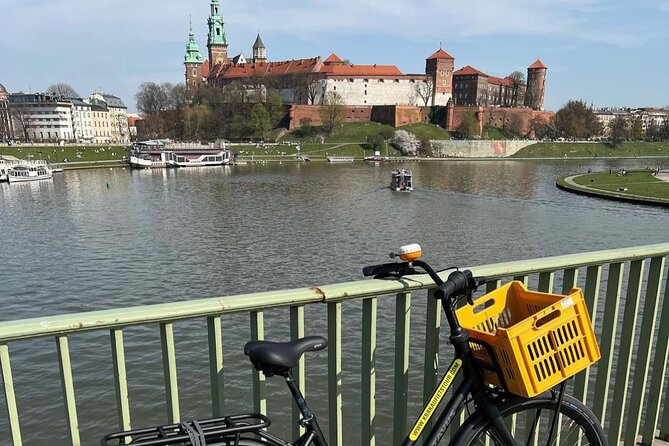 Full Bike Tour - the Old Town, Jewish Qtr & the Ghetto NEW BIKES - The former Jewish Ghetto and Schindler’s factory