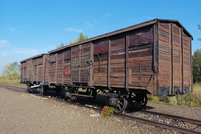 Full-Day Tour From Warsaw to Auschwitz (guided) and Krakow by car - How the timing shapes the experience