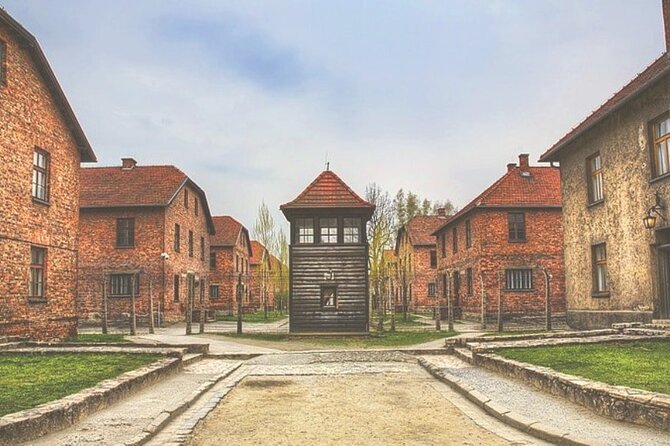Full-Day Tour of Auschwitz and Wieliczka Salt Mine from Krakow - The short transfer to Wieliczka