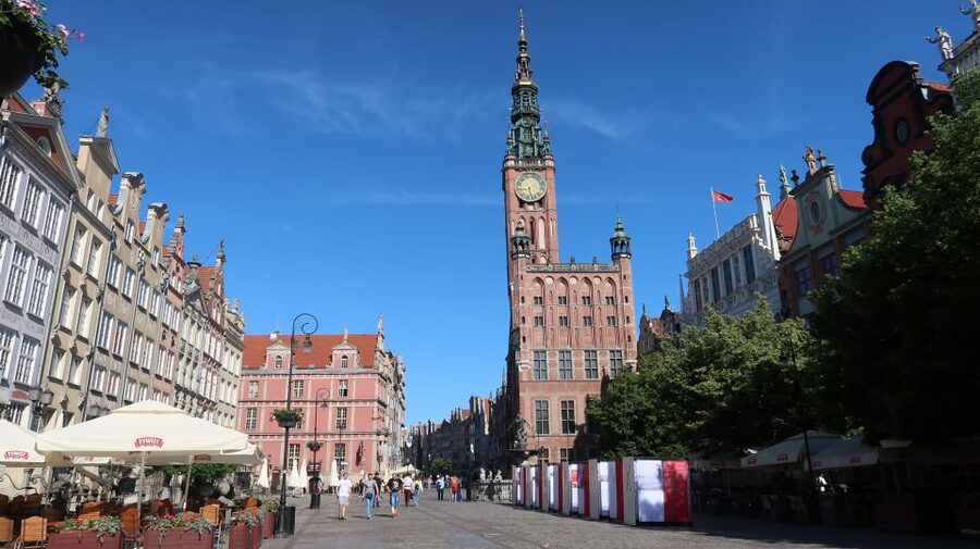 Gdansk and Stutthof Concentration Camp Private Tour - Lunch and the local touch