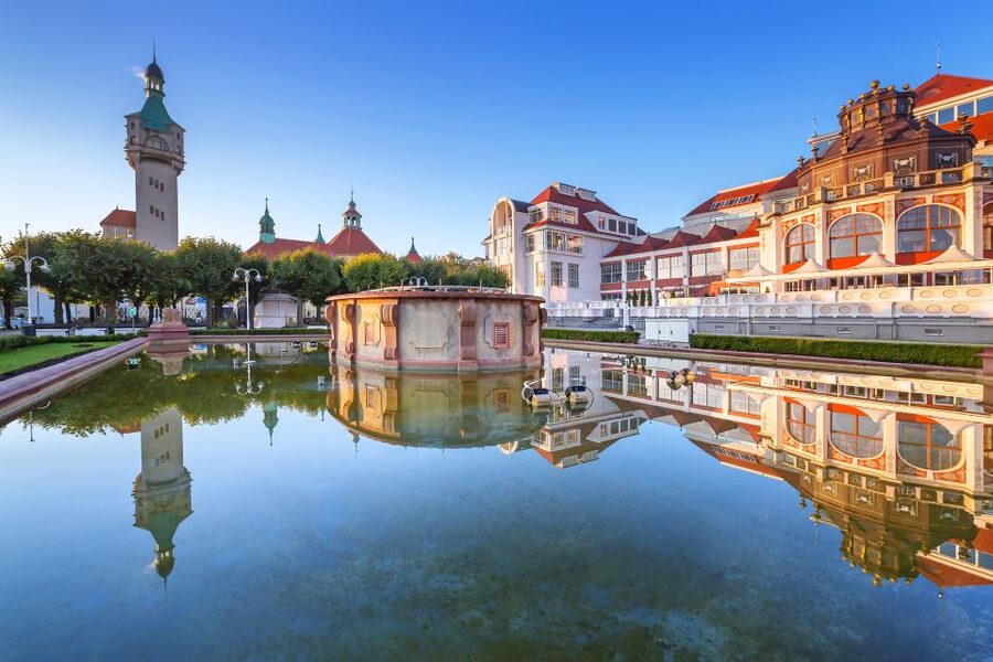 Gdansk: City Highlights Guided Private Bike Tour - Brzeźnieński Park and the Baltic coast