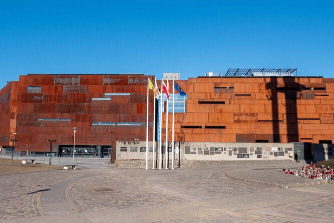 Gdansk: European Solidarity Centre Guided Tour - Following the workers’ struggle through the exhibits