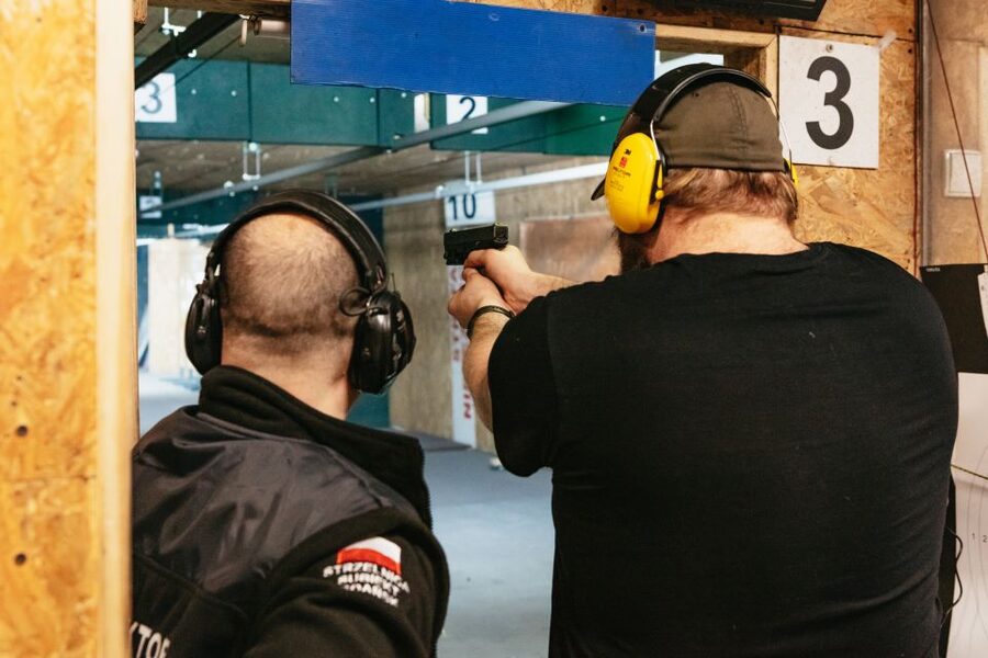 Gdańsk: Extreme Gun Shooting Experience with Transfers - Who will get the most from this experience