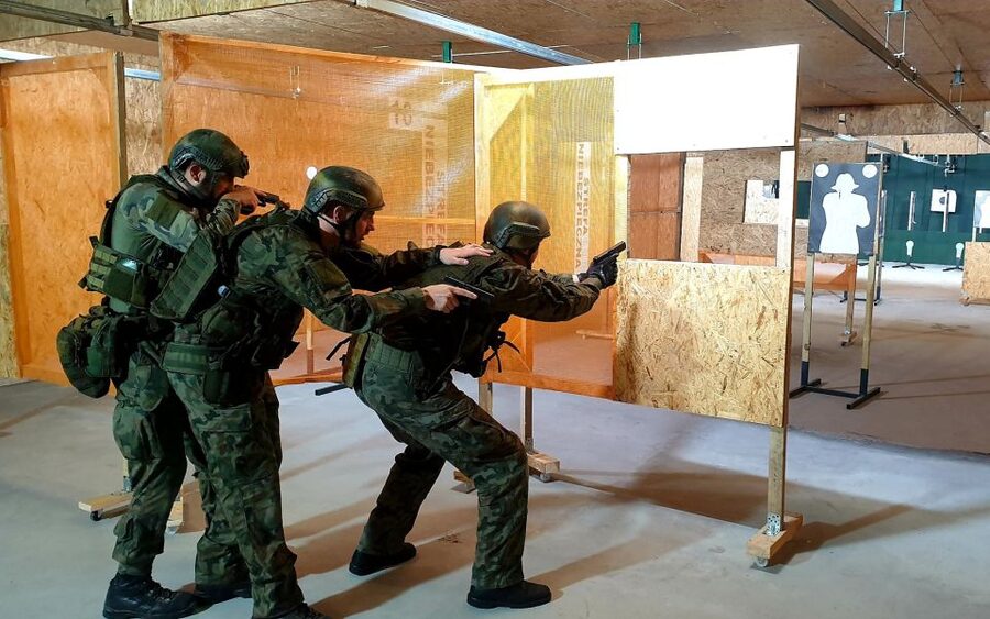 Gdansk: Firearm Shooting Experience with Instructor - Trying automatic mode without losing control