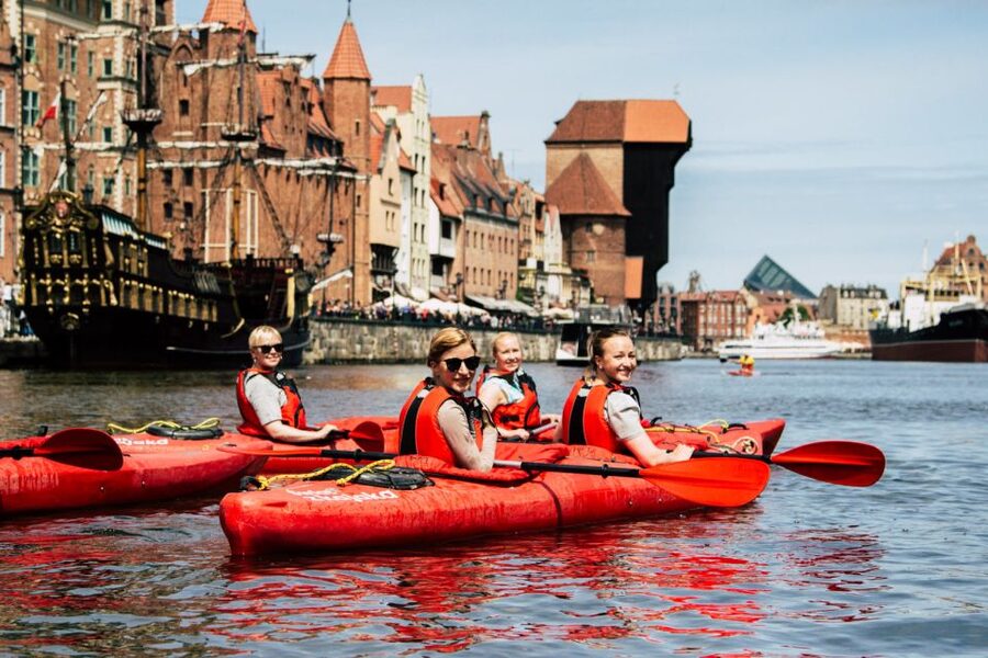 Gdańsk: Islands and Canals Private Kayak Tour - Granary Island and the Old Port View