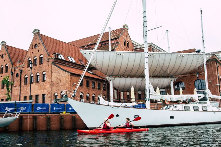 Gdańsk: Islands and Canals Private Kayak Tour - Olowianka Island, the Soldek, and the Crane