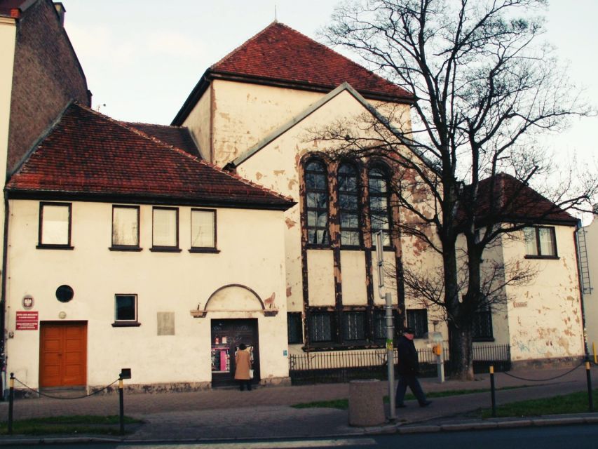 Gdansk: Jewish Heritage Guided Private Walking Tour - What a private four-hour tour changes