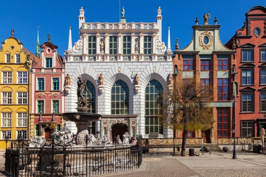 Gdansk: Jewish Heritage Guided Private Walking Tour - Granary Island reveals the Holocaust’s local setting