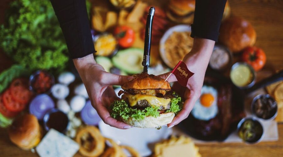 Gdansk: Legendary Burger and Zywiec Beer at Hard Rock Cafe - Choosing Żywiec or a soft drink