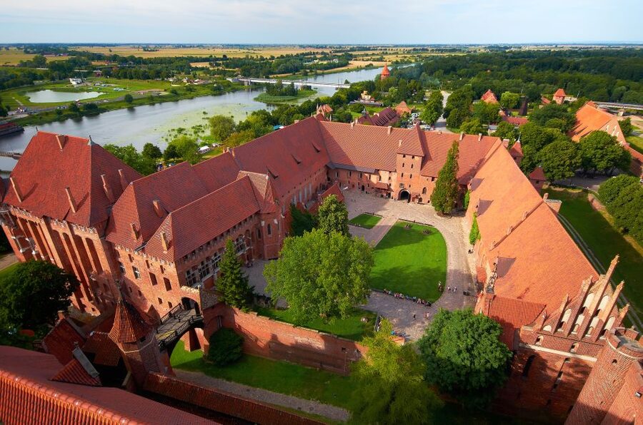 Gdansk: Malbork Castle Regular Tour - Inside the Palace of the Grand Master