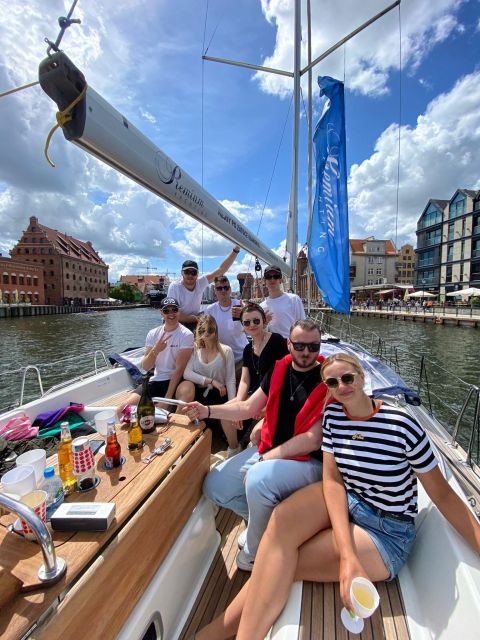 Gdańsk: Motlawa and Port yacht cruise with Welcome Drink - Key points at a glance