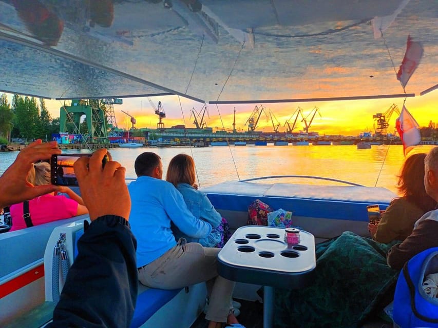 Gdańsk: Motława River Eco Cruise at Sunset with Prosecco - Prosecco, music, and a casual evening pace