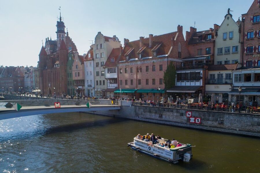 Gdańsk: Motlawa River Sightseeing Catamaran Cruise - Fish market, Brabank, and Gdańsk Marina