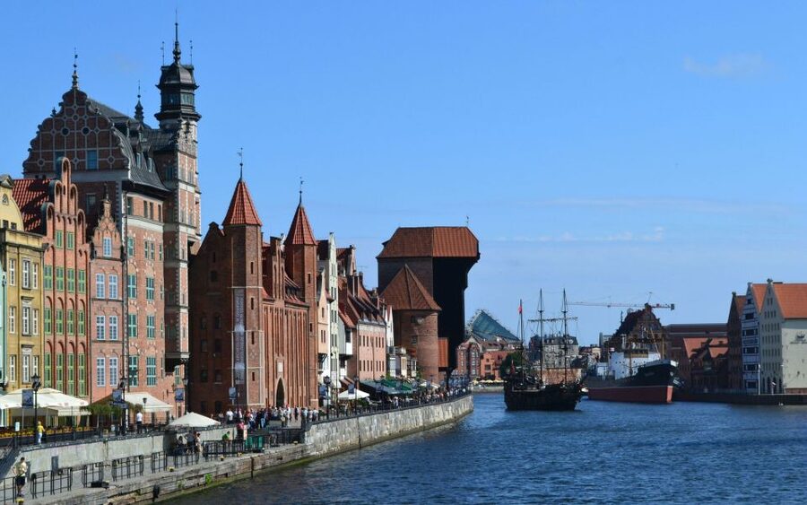 Gdansk Old Town: German Influence Walking Tour - Neptune’s Fountain and the City’s Public Face