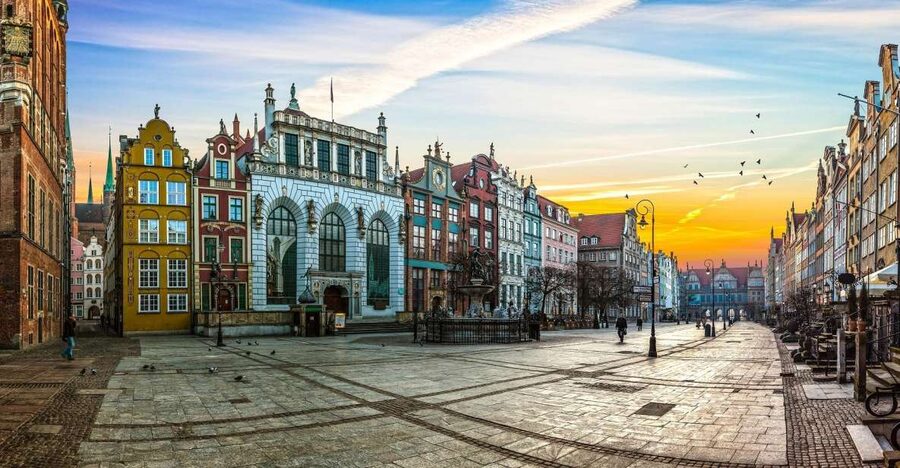 Gdansk Old Town: German Influence Walking Tour - Meeting Point, Pickup, and Pace