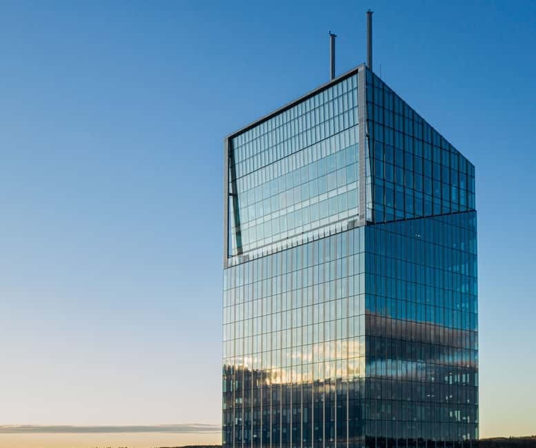 Gdańsk: Olivia Star Sky-High Views, Dinner, and Cocktails - Key points to know before booking