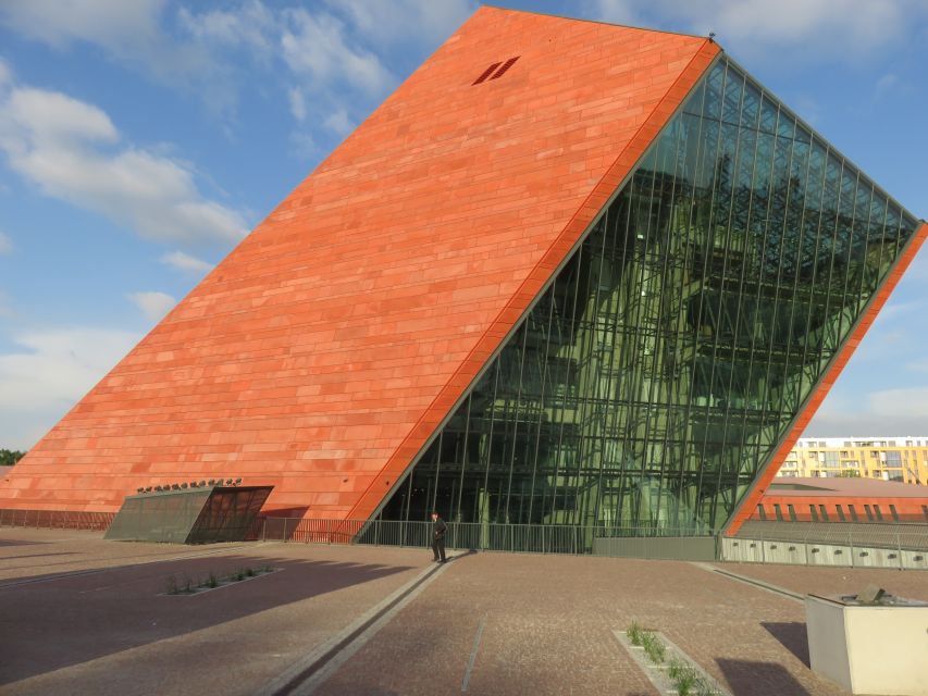 Gdansk Private WWII Tour with Museum of the Second World War - What the private guide adds