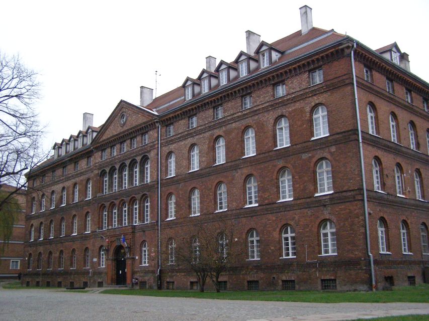 Gdansk Private WWII Tour with Museum of the Second World War - Two hours or four hours?